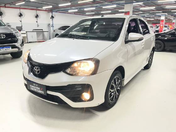 TOYOTA ETIOS 1.5 PLATINUM SEDAN 16V FLEX 4P AUTOMÁTICO TOYOTA ETIOS 1.5 PLATINUM SEDAN 16V FLEX 4P AUTOMÁTICO